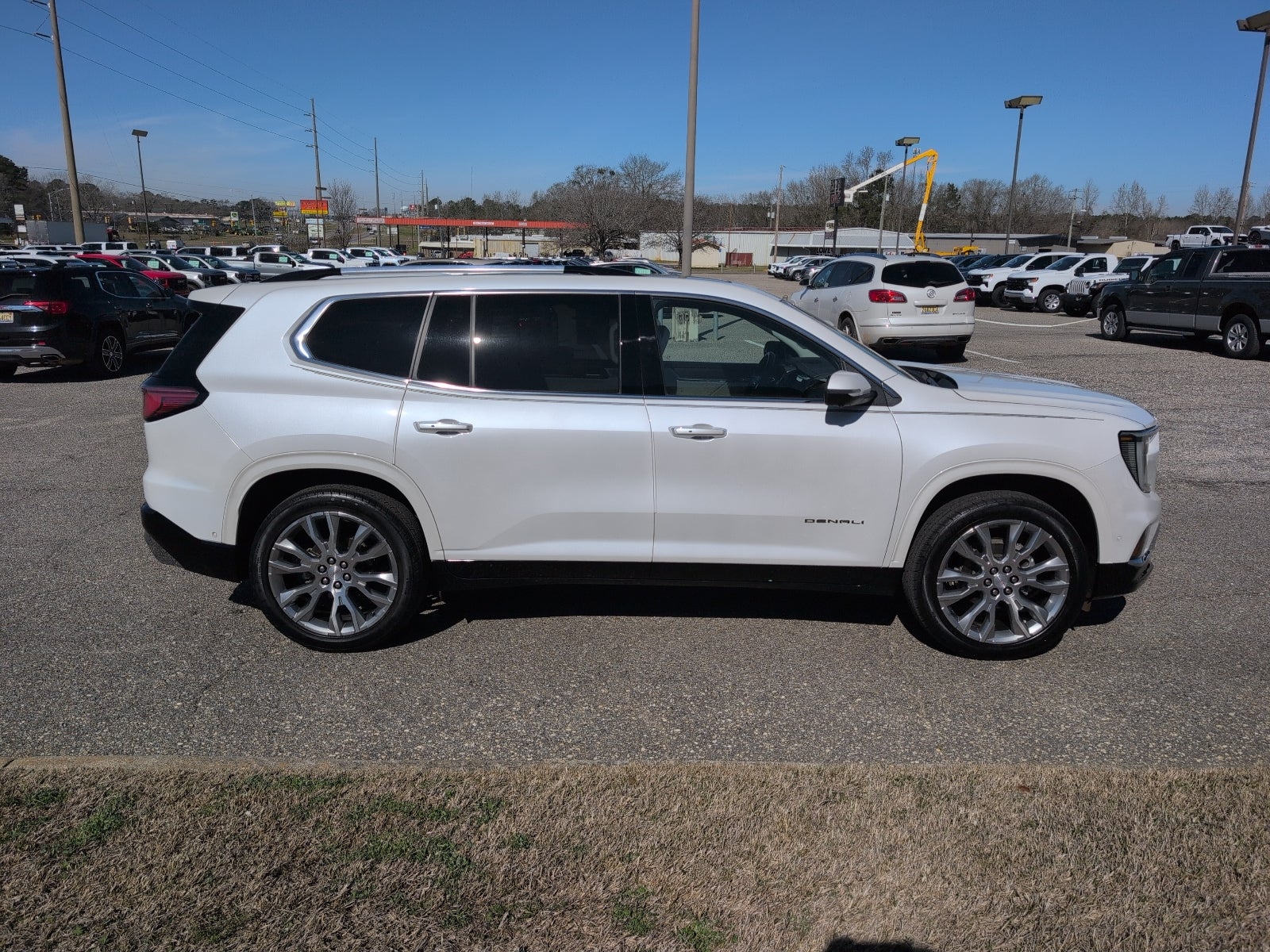 2024 GMC Acadia Denali