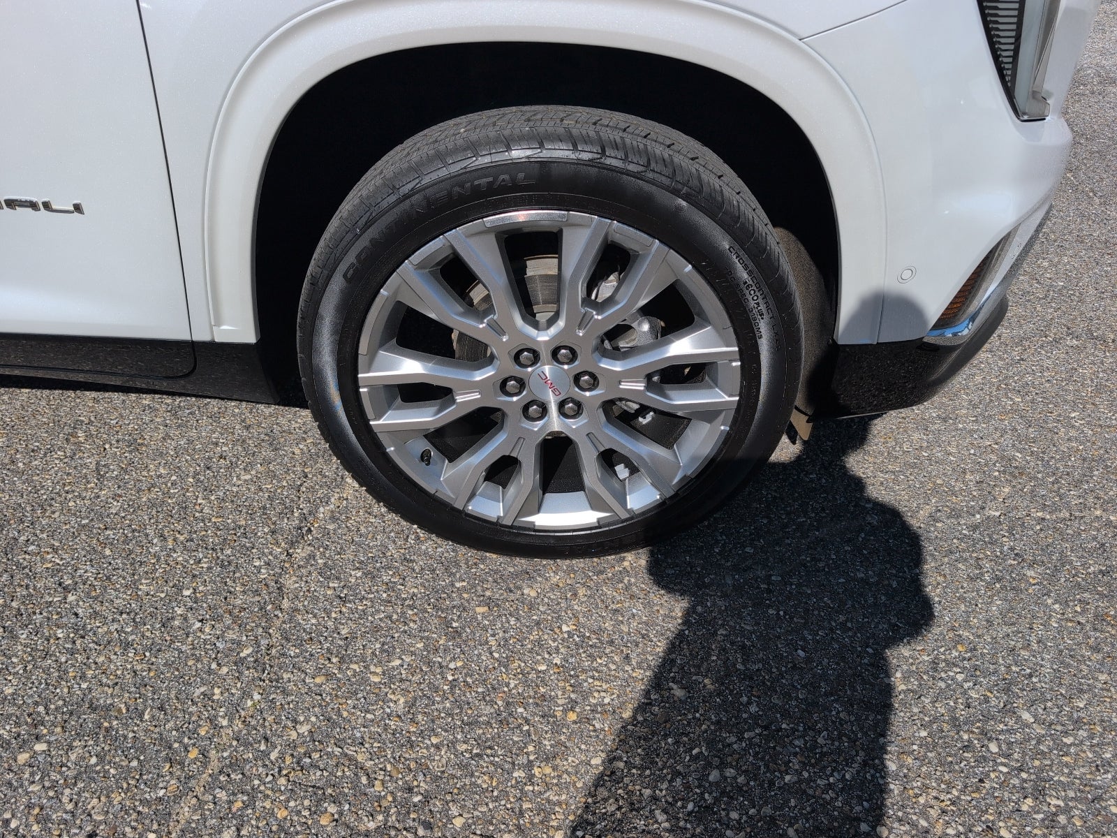 2024 GMC Acadia Denali