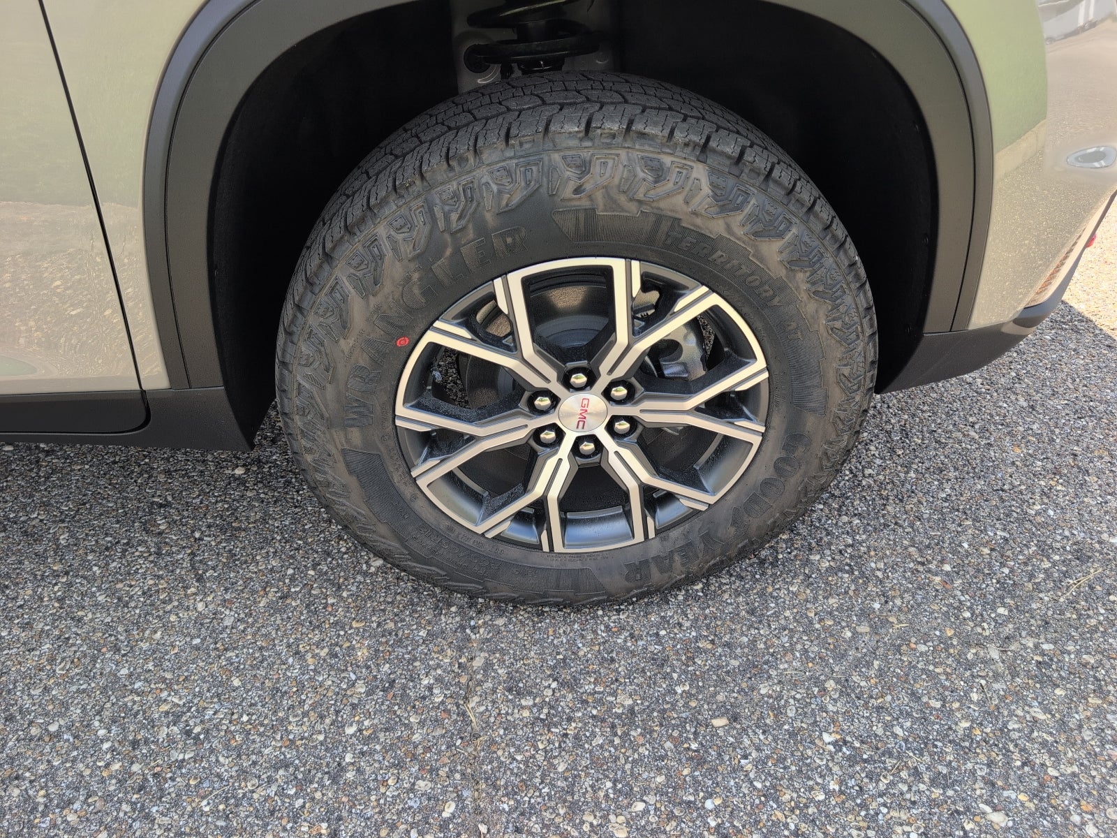 2026 GMC Acadia AT4