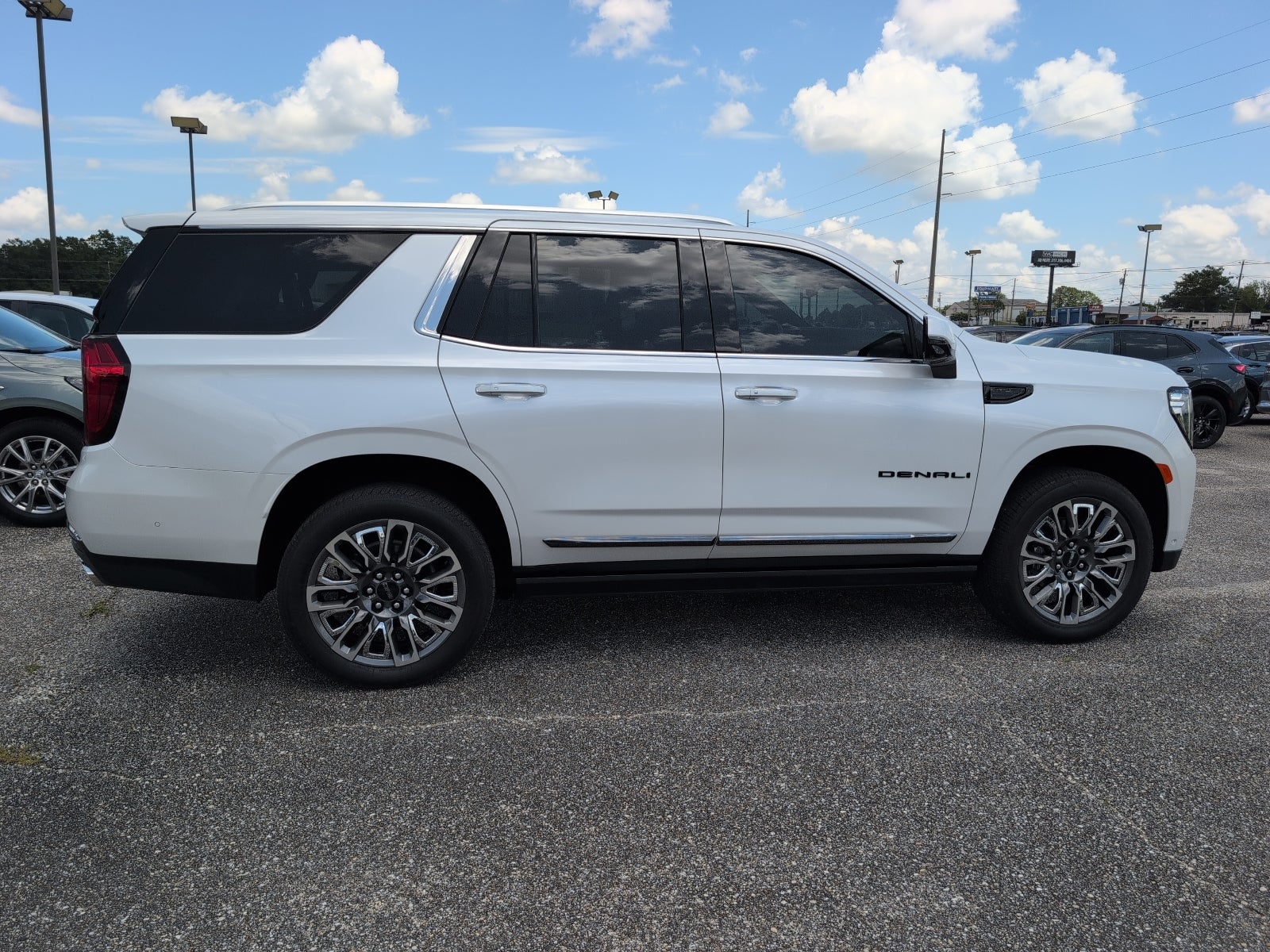 2023 GMC Yukon Denali Ultimate