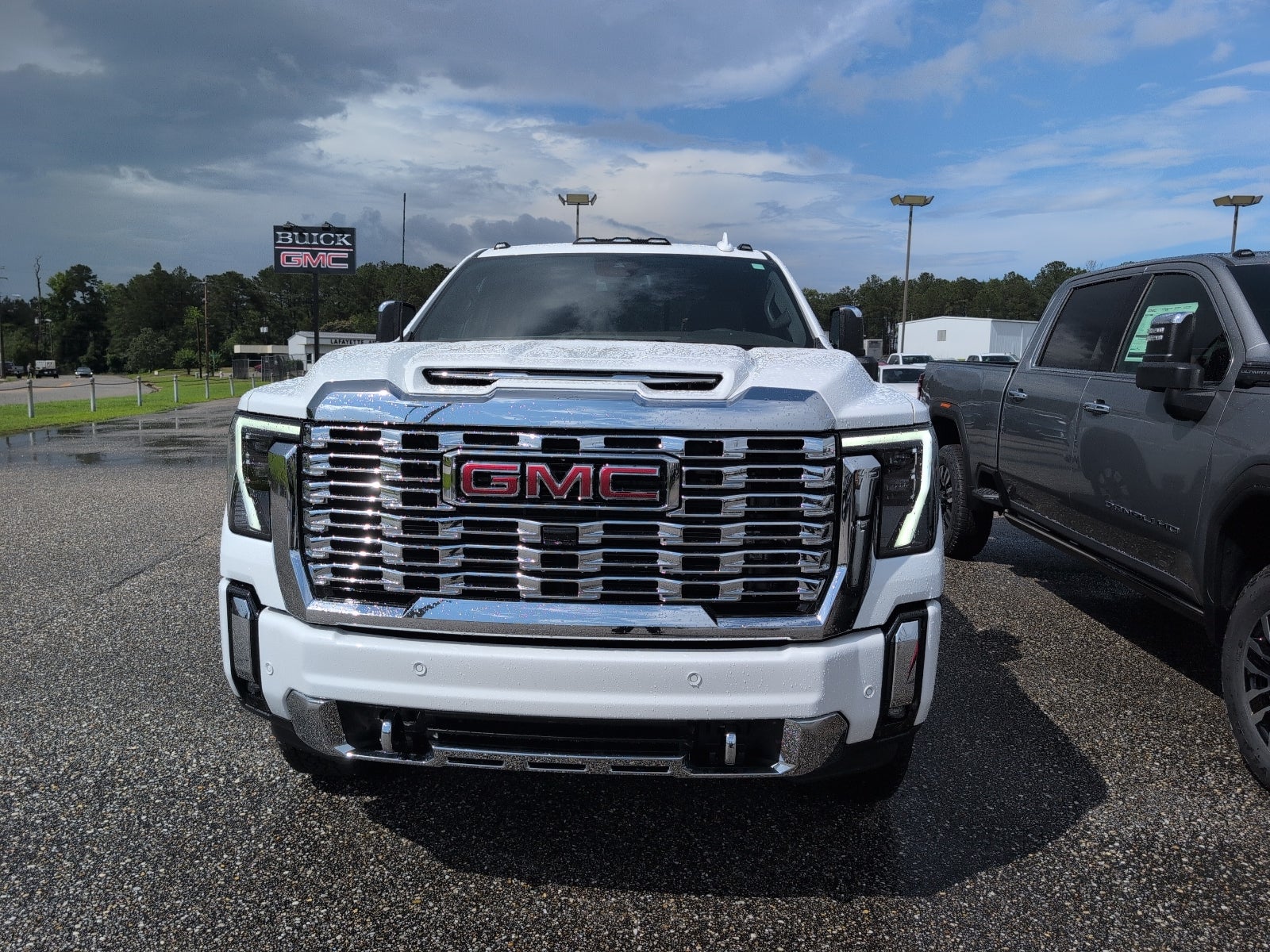 2026 GMC Sierra 4WD Crew Cab Standard Box Denali's photo