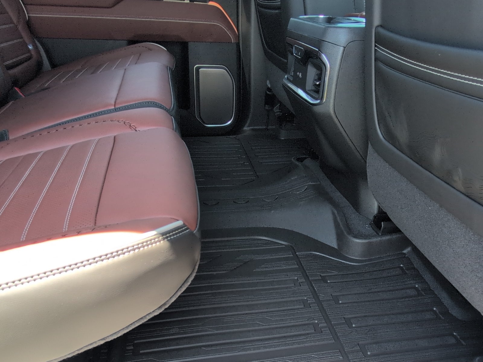 2026 GMC Sierra 2500HD Denali Ultimate - Photo 16