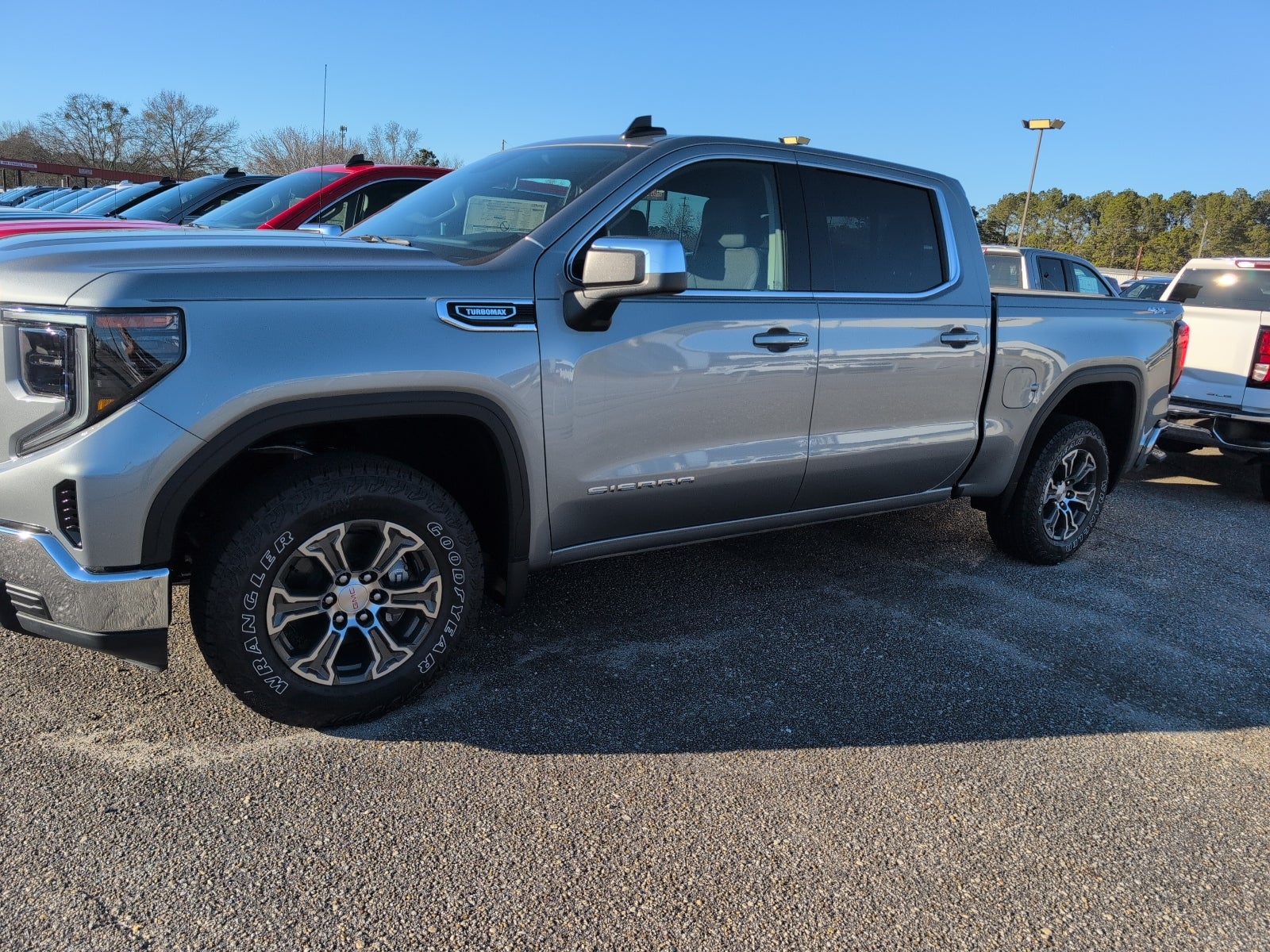 2025 GMC Sierra 1500 SLE