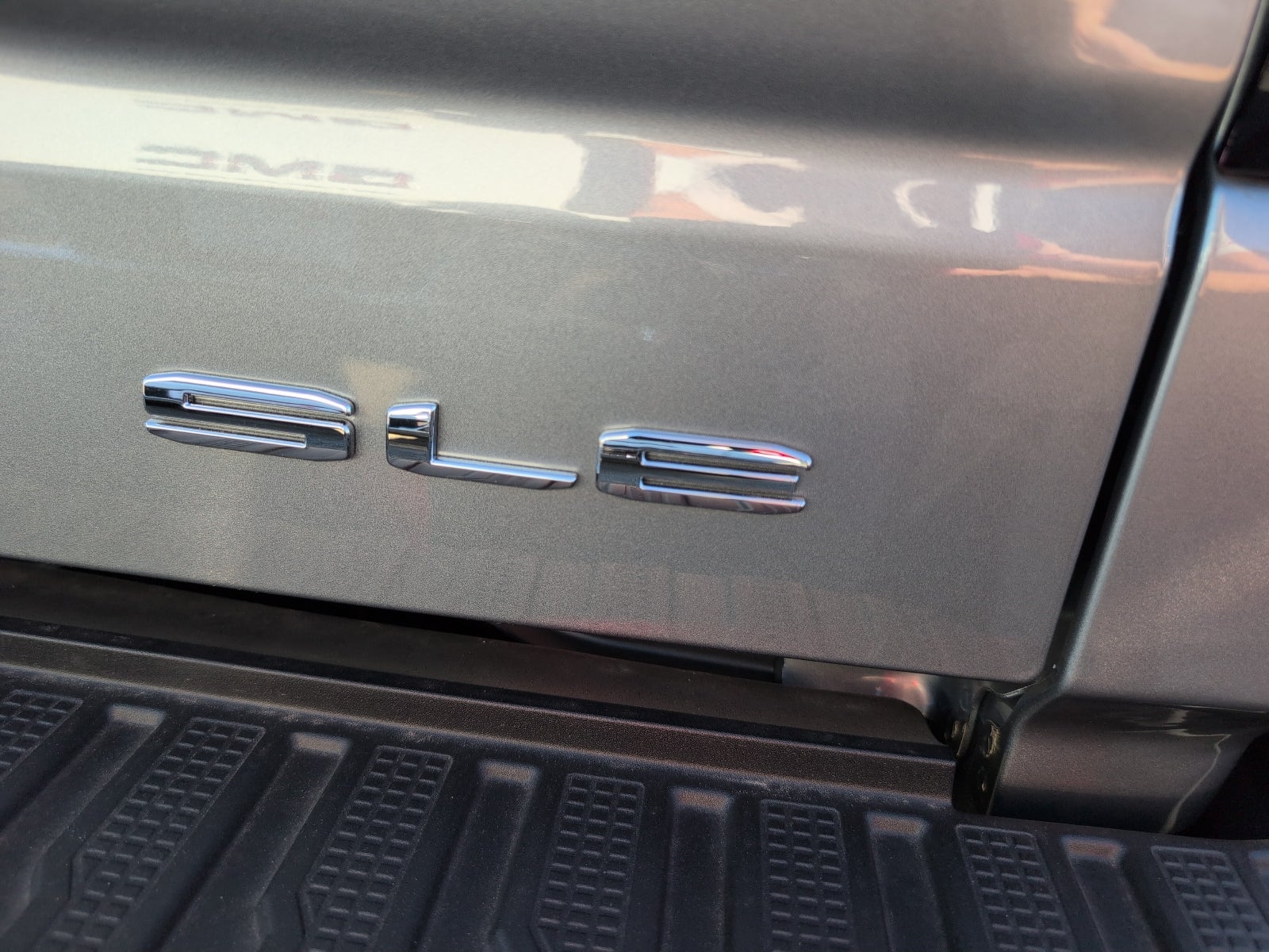 2025 GMC Sierra 1500 SLE