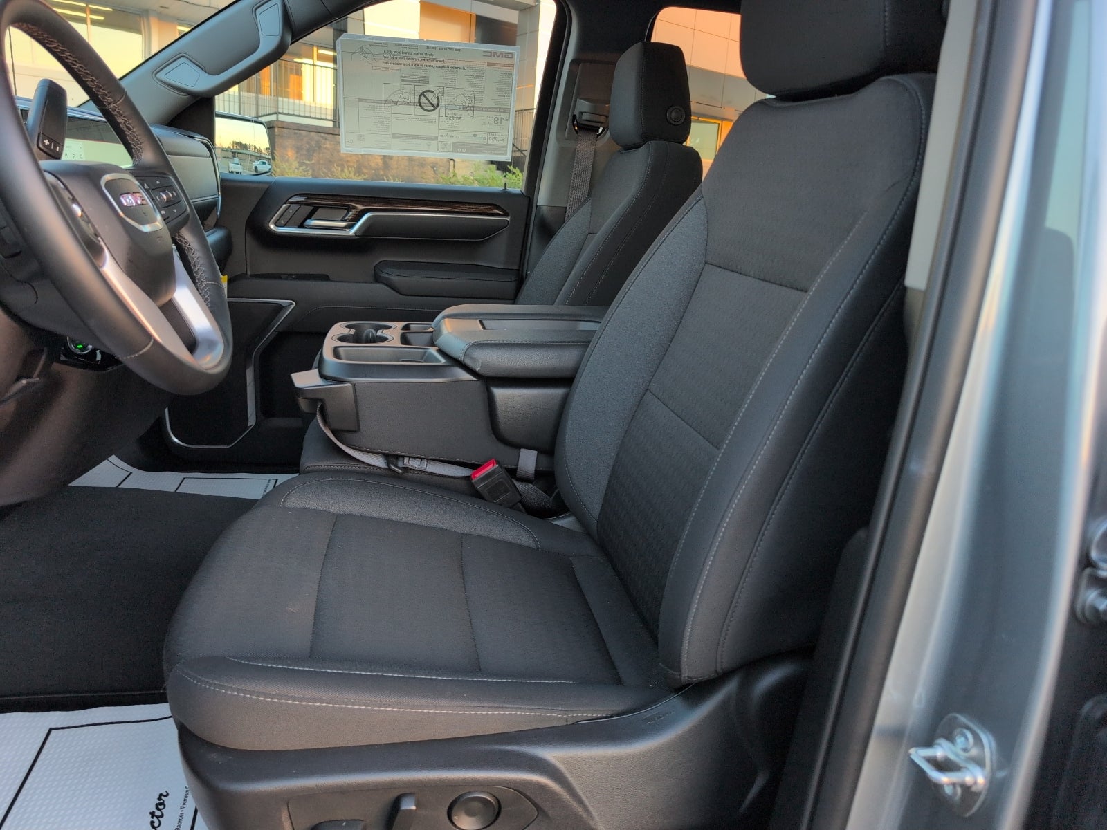 2025 GMC Sierra 1500 SLE