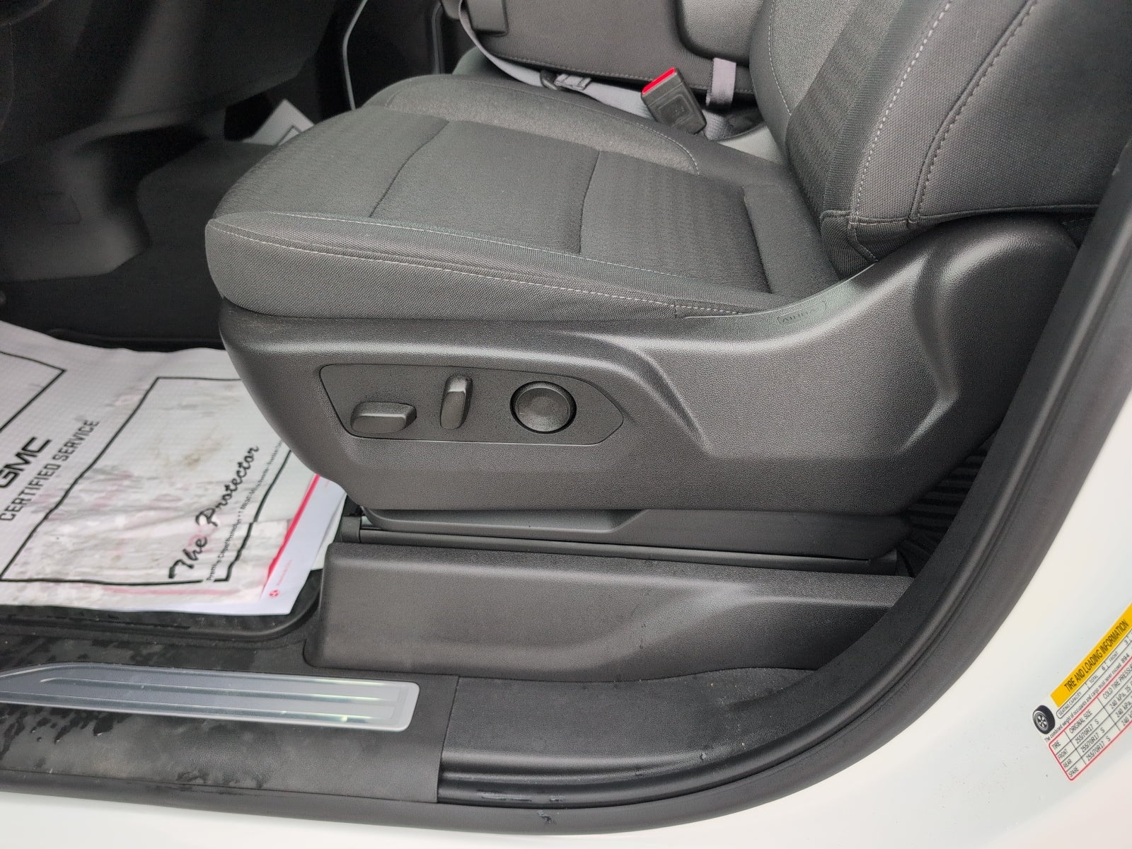 2025 GMC Sierra 1500 SLE