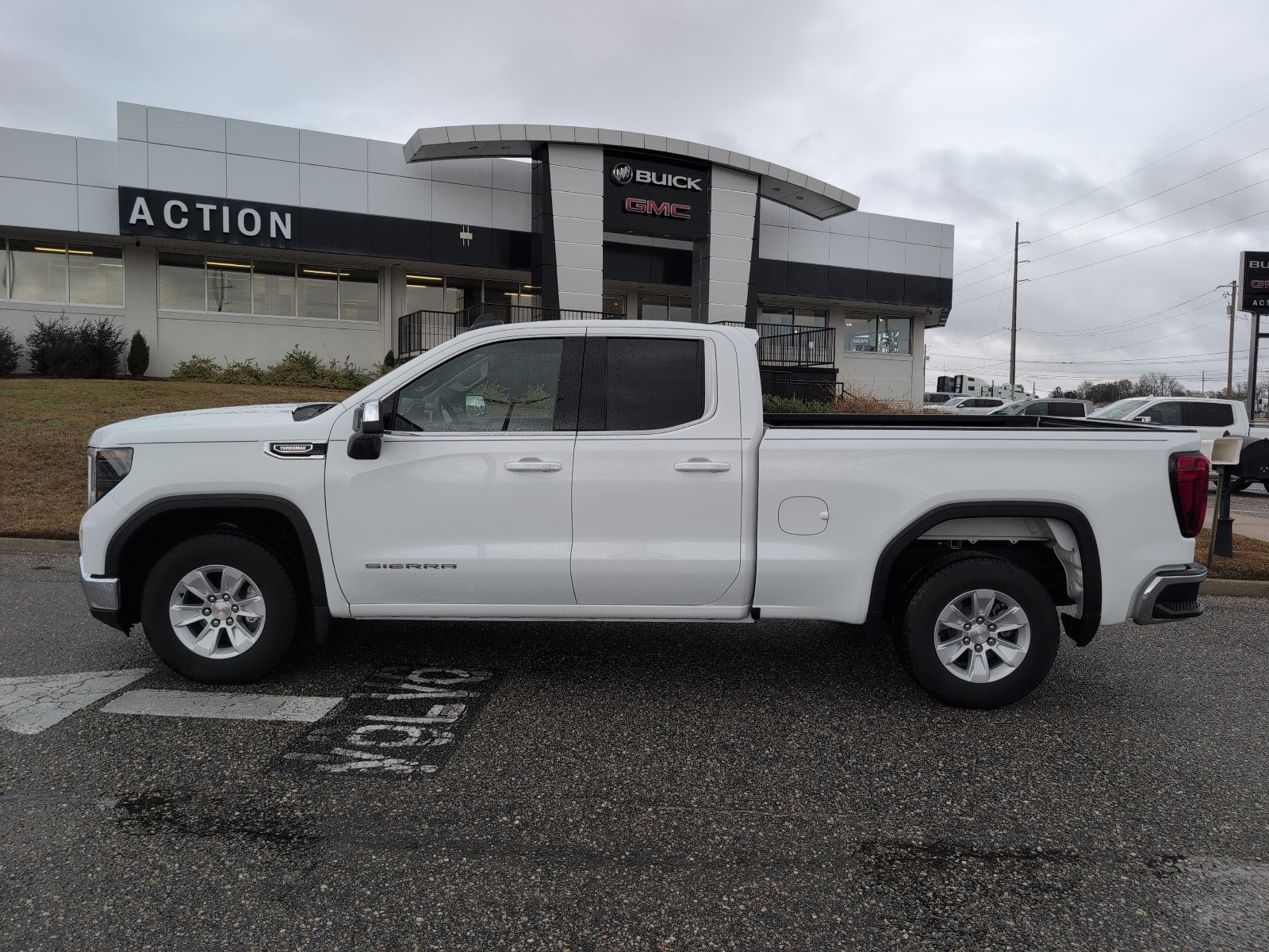 2025 GMC Sierra 1500 SLE
