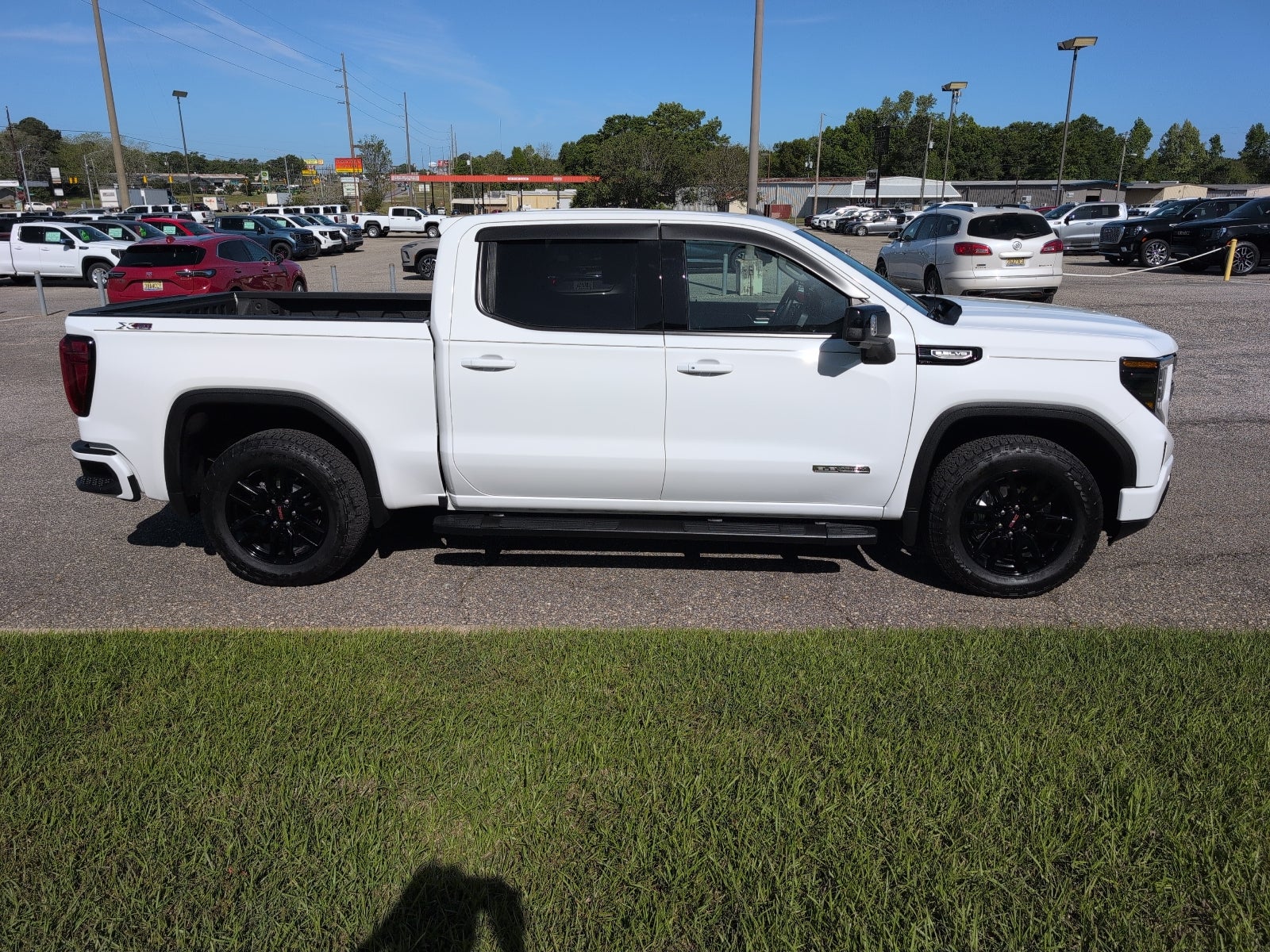2025 GMC Sierra 1500 Elevation