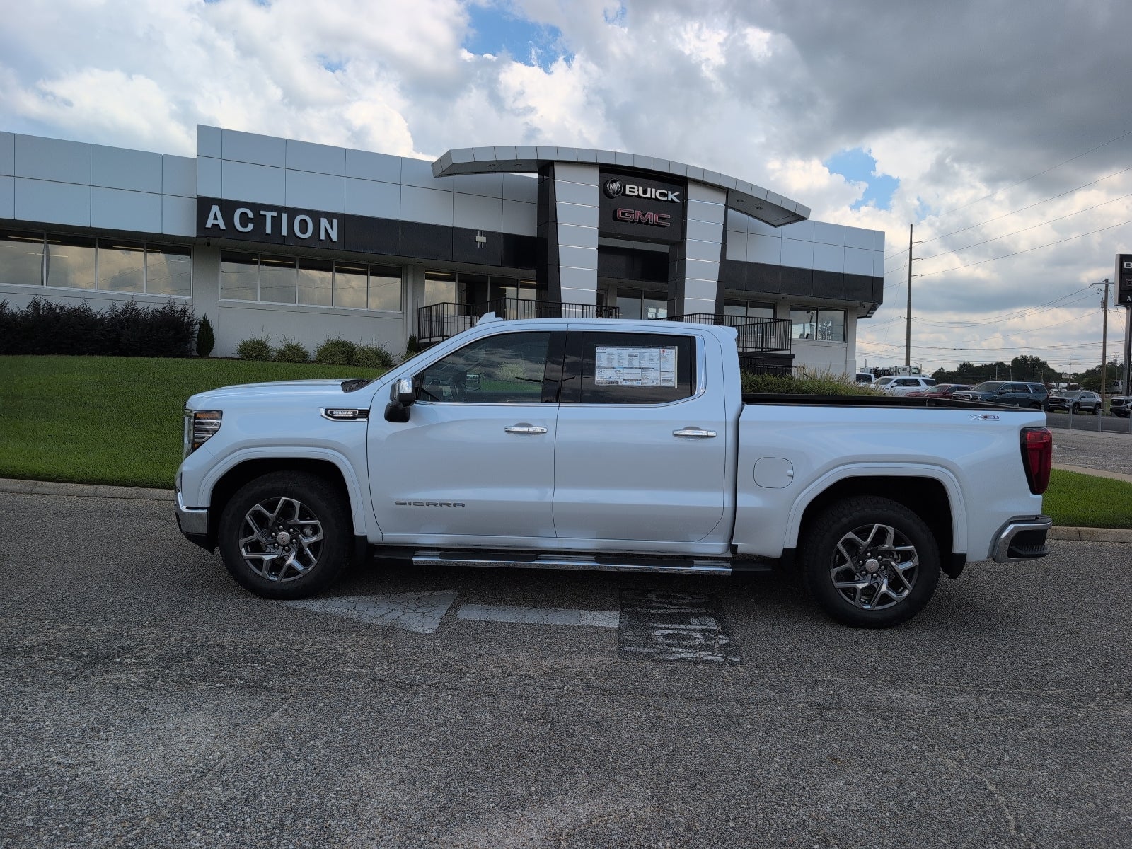 2026 GMC Sierra 1500 SLT