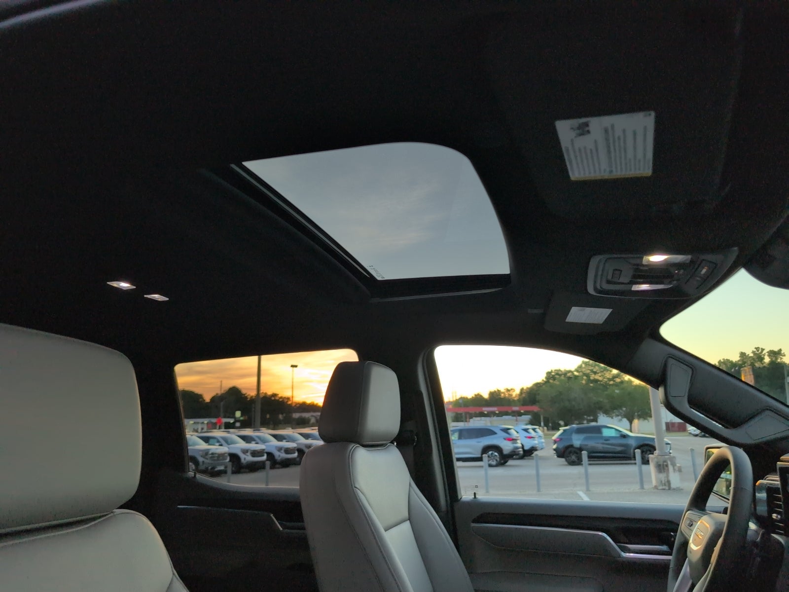 2026 GMC Sierra 1500 SLT - Photo 17