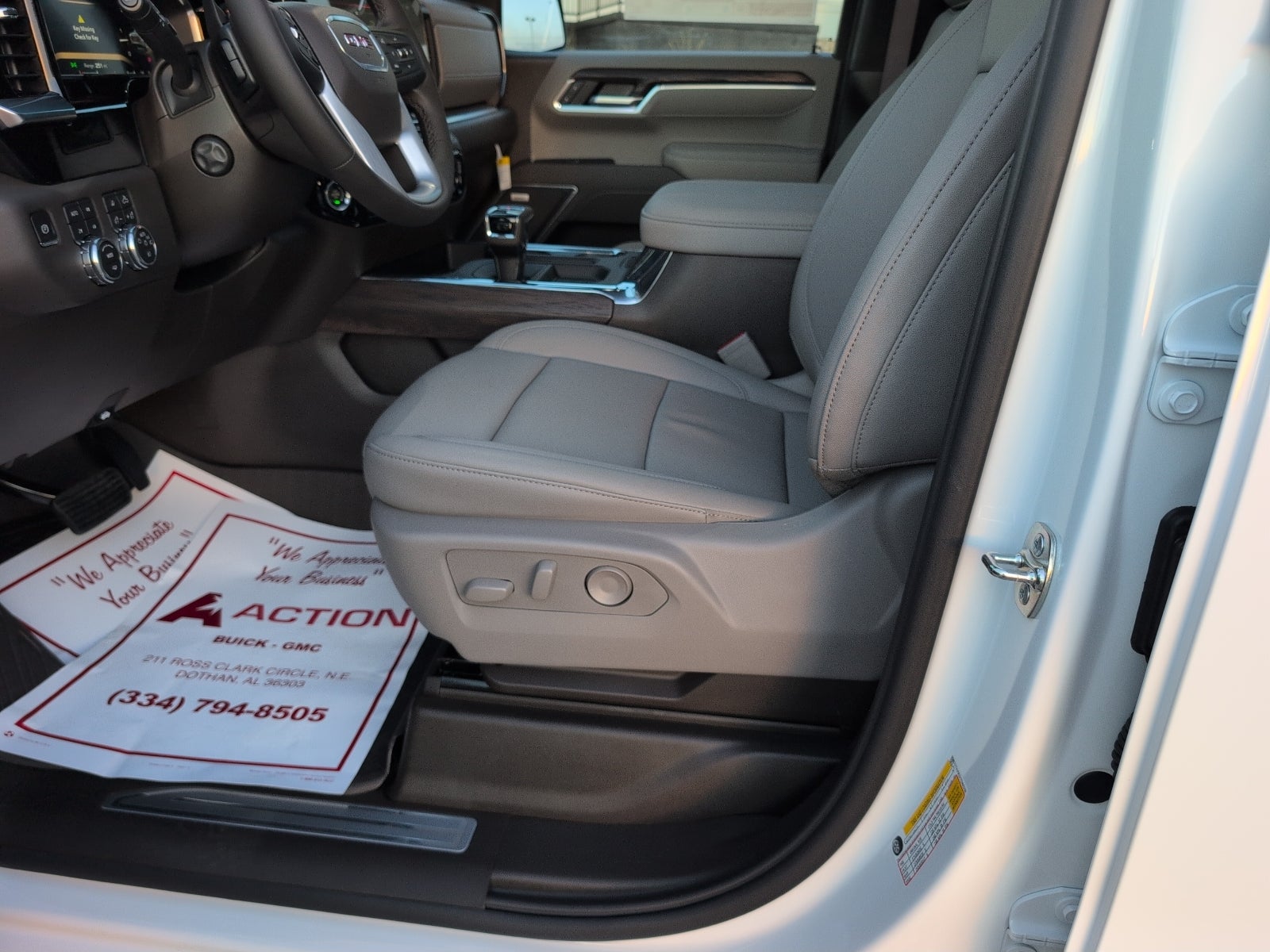2026 GMC Sierra 1500 SLT - Photo 23