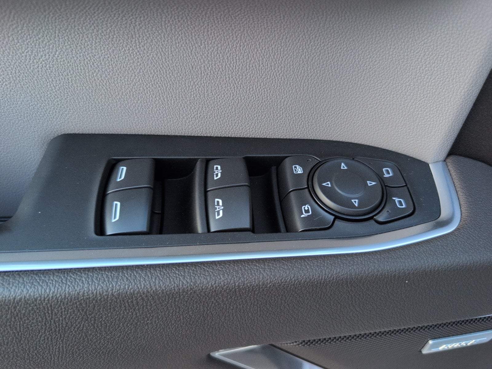 2026 GMC Sierra 1500 SLT - Photo 24