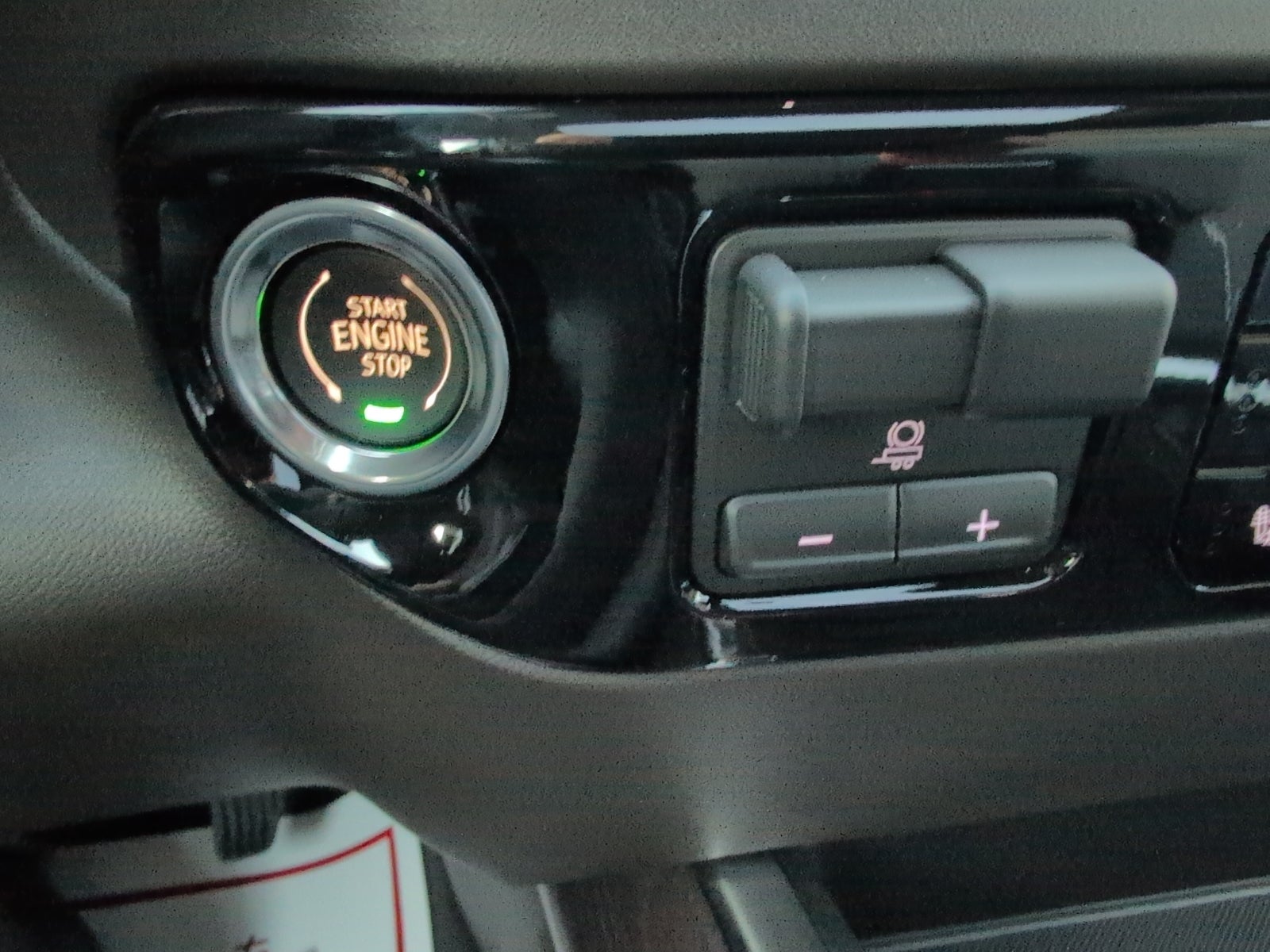 2026 GMC Sierra 1500 SLT - Photo 34