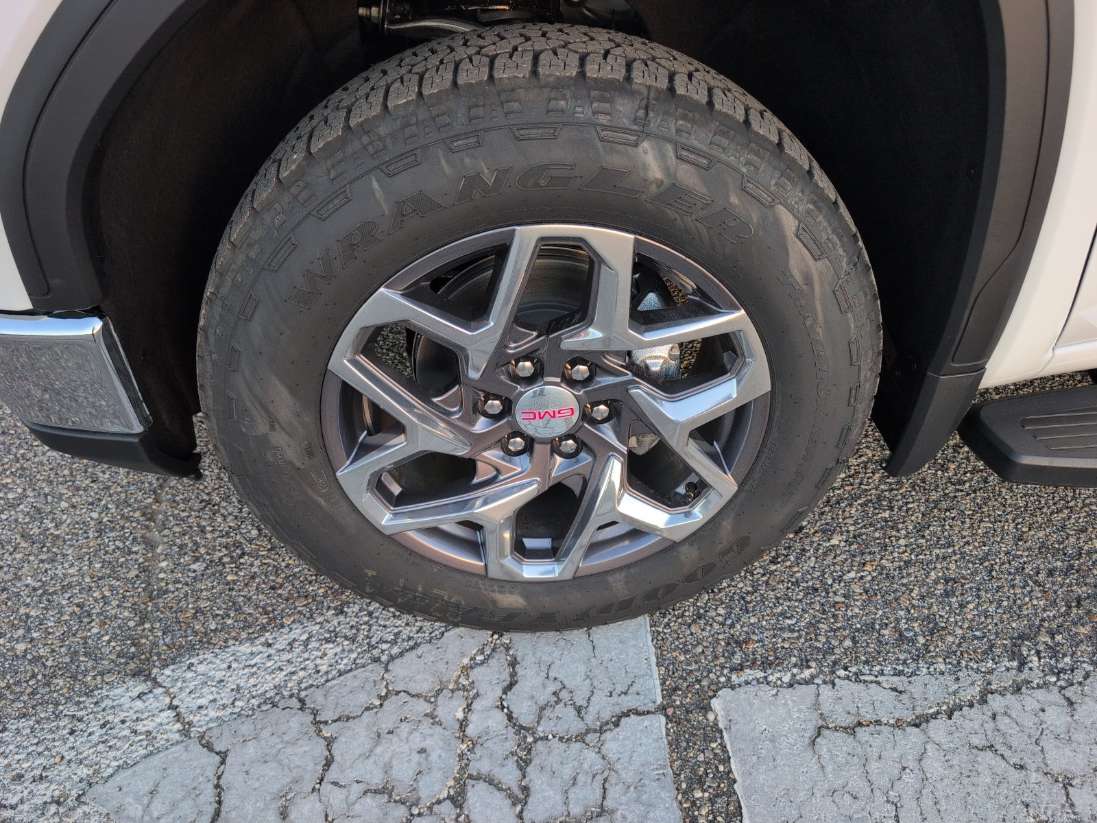 2026 GMC Sierra 1500 SLT - Photo 4