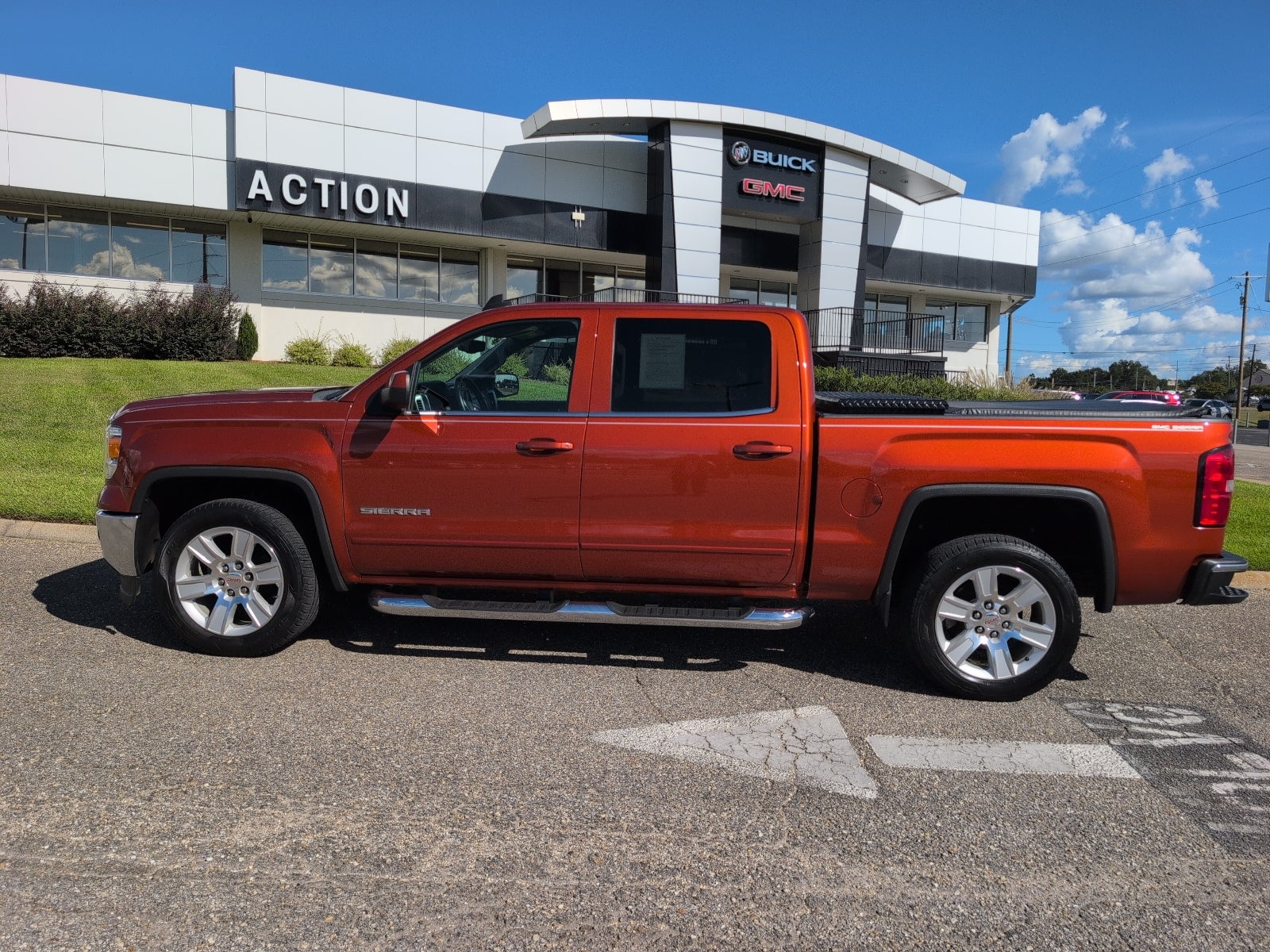 Used 2015 GMC Sierra 1500 SLE with VIN 3GTP1UEC2FG227703 for sale in Dothan, AL