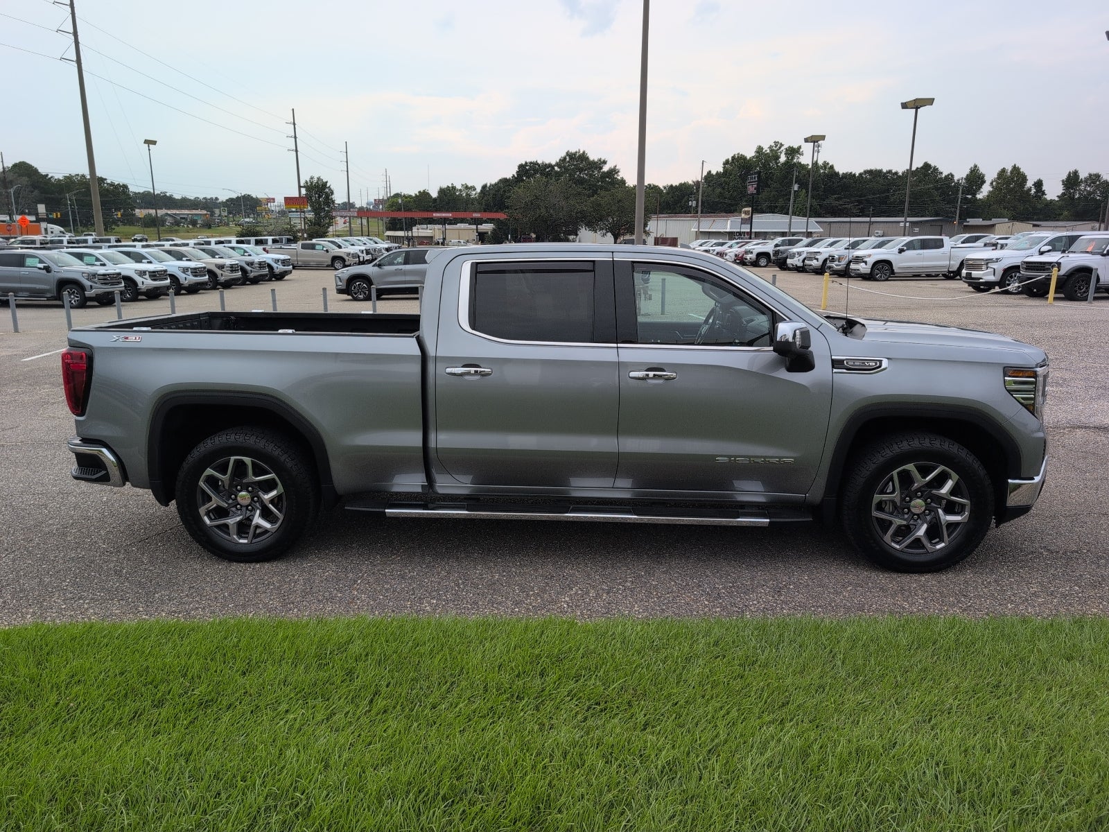2023 GMC Sierra 1500 SLT