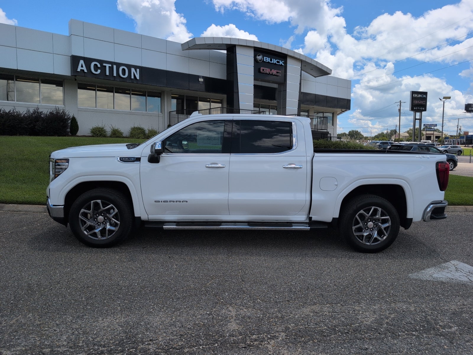 2026 GMC Sierra 1500 SLT