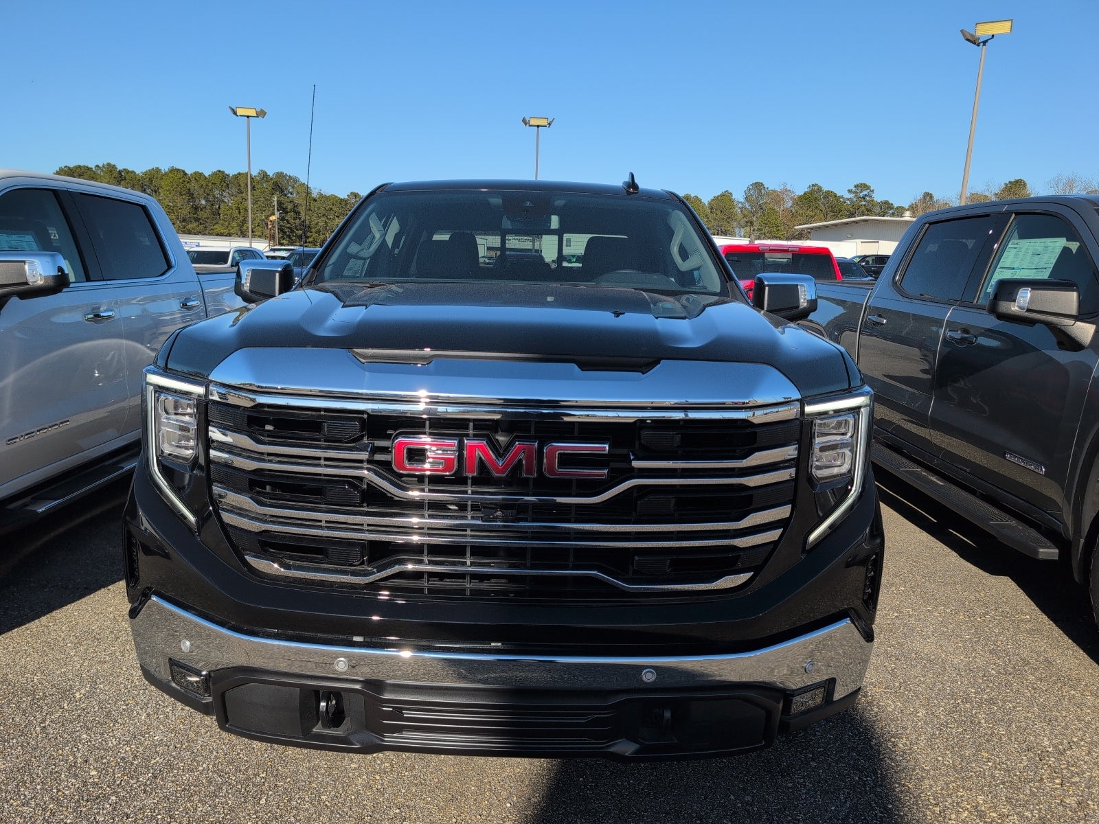 2025 GMC Sierra 1500 SLT