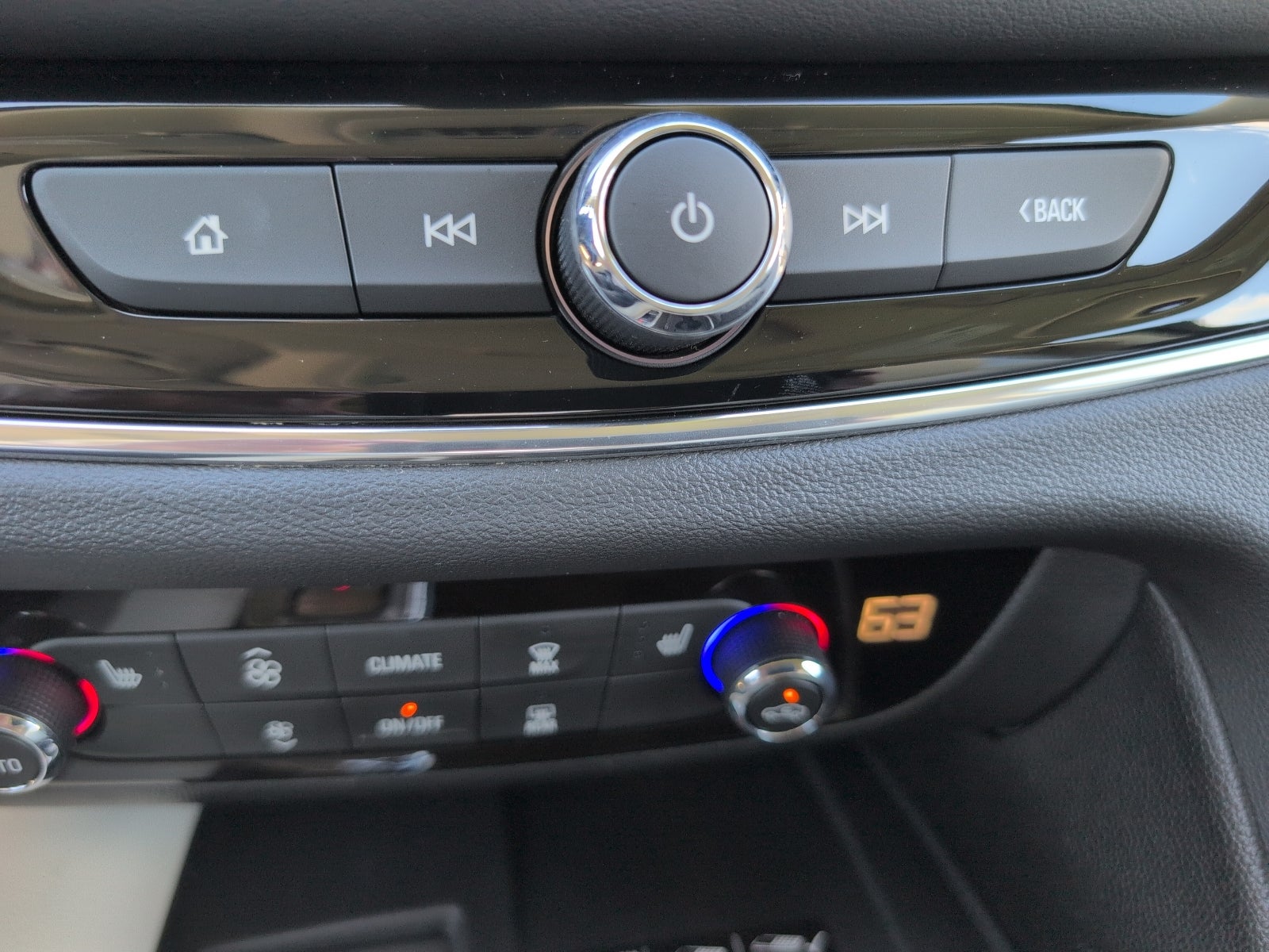 2023 Buick Enclave Essence