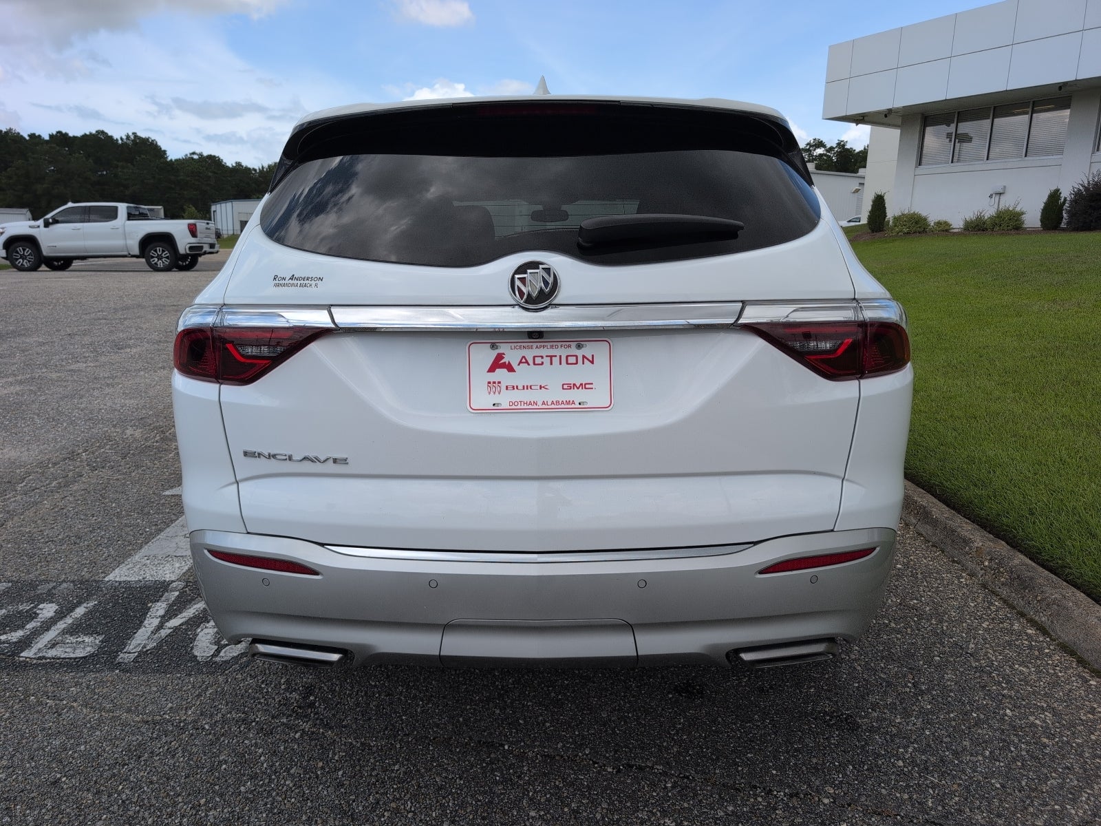 2023 Buick Enclave Essence