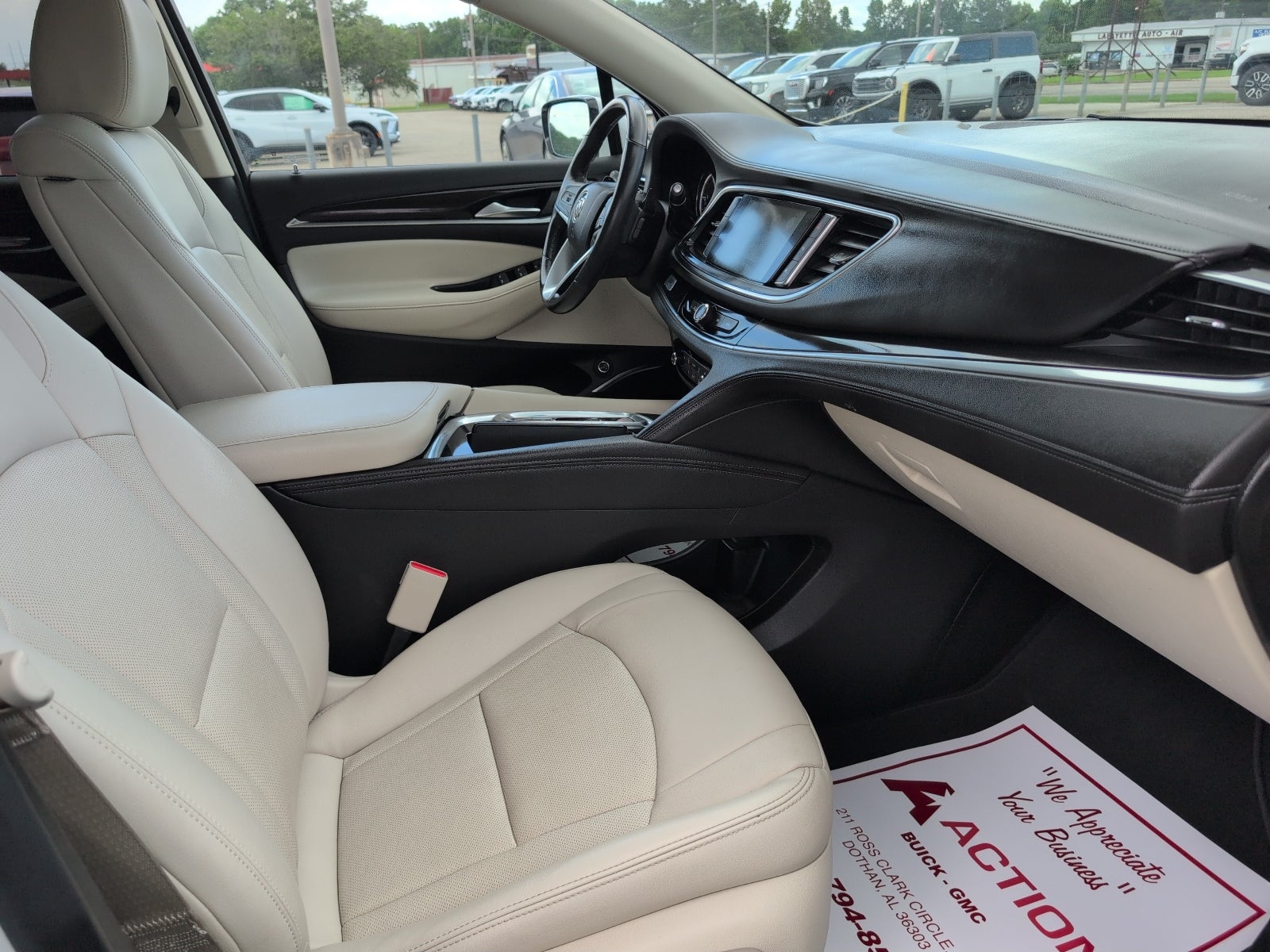 2023 Buick Enclave Essence