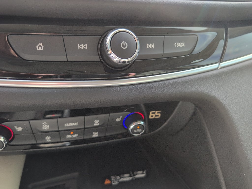 2022 Buick Enclave Essence