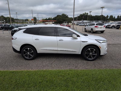 2022 Buick Enclave Essence