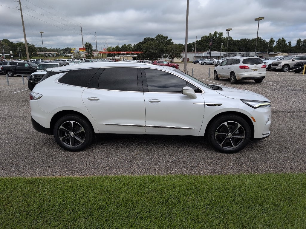 2022 Buick Enclave Essence