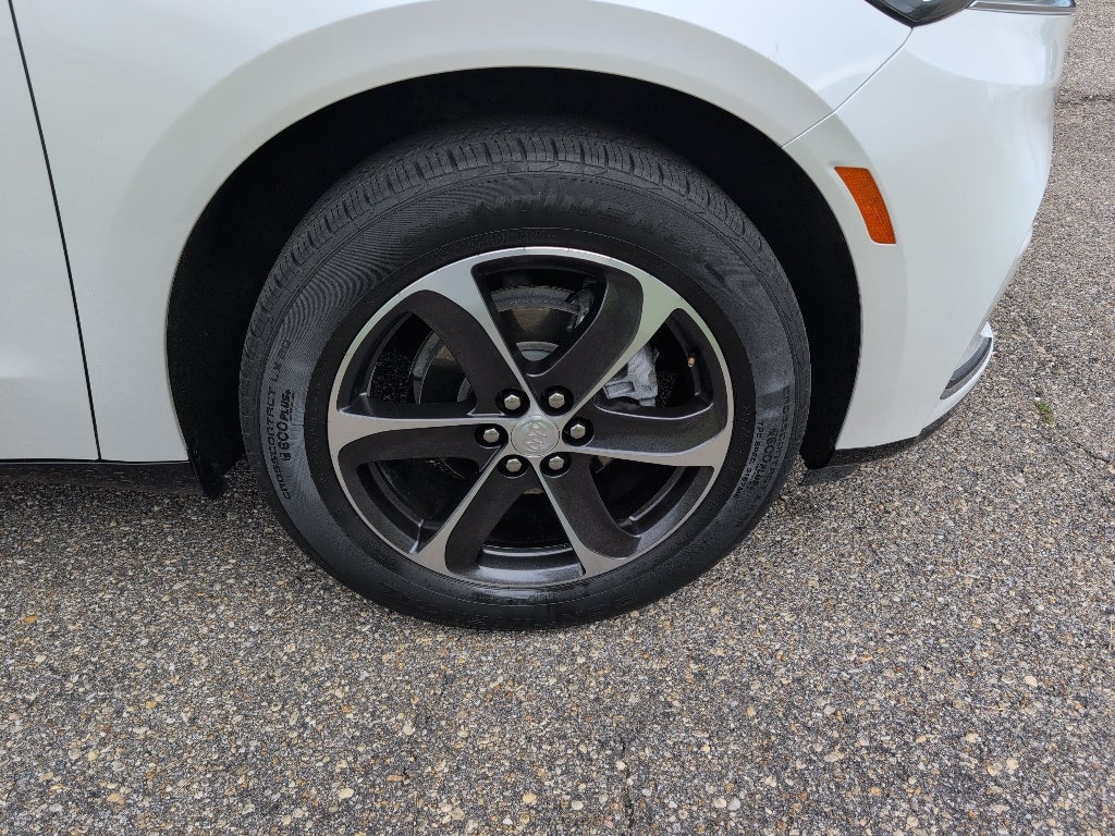 2022 Buick Enclave Essence