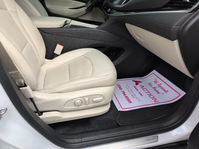 2022 Buick Enclave Essence